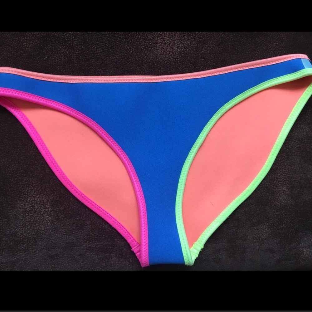 TRIANGL BOTTOMS